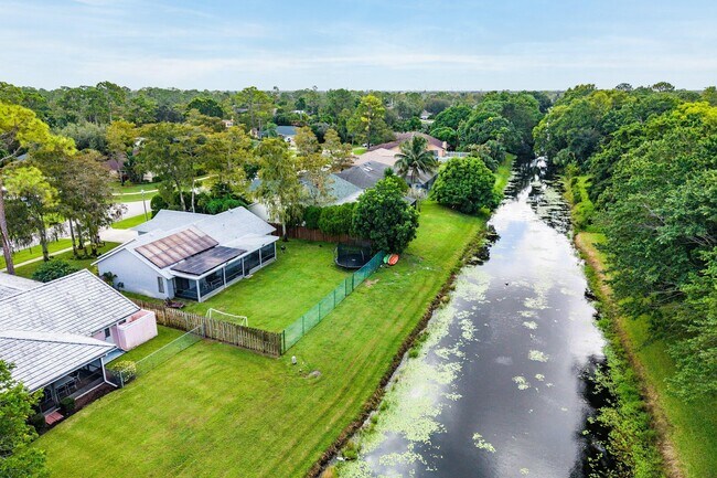 Building Photo - 1252 Raintree Ln