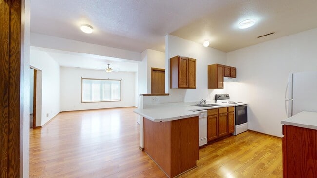 Building Photo - 4525 Steinbeck St