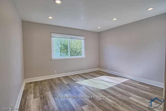 Building Photo - 785 N Fair Oaks Ave