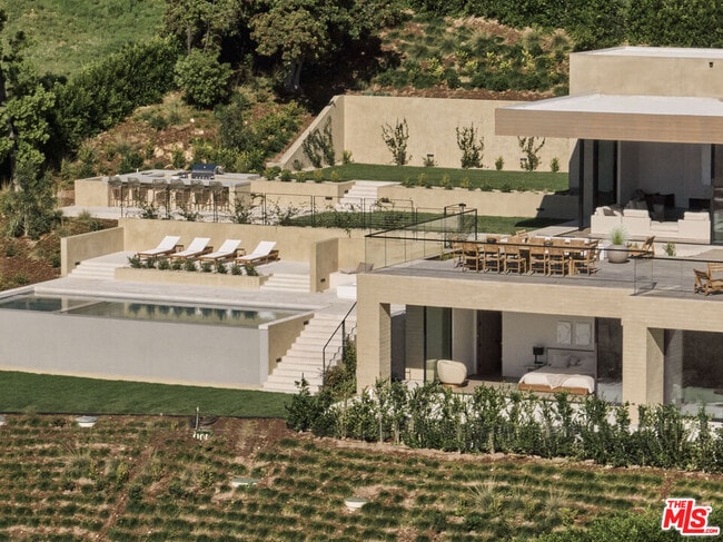 Building Photo - 30010 Andromeda Ln