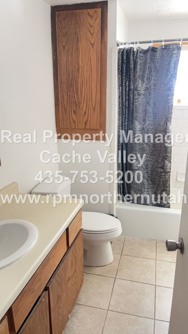 Building Photo - 410 N 200 W