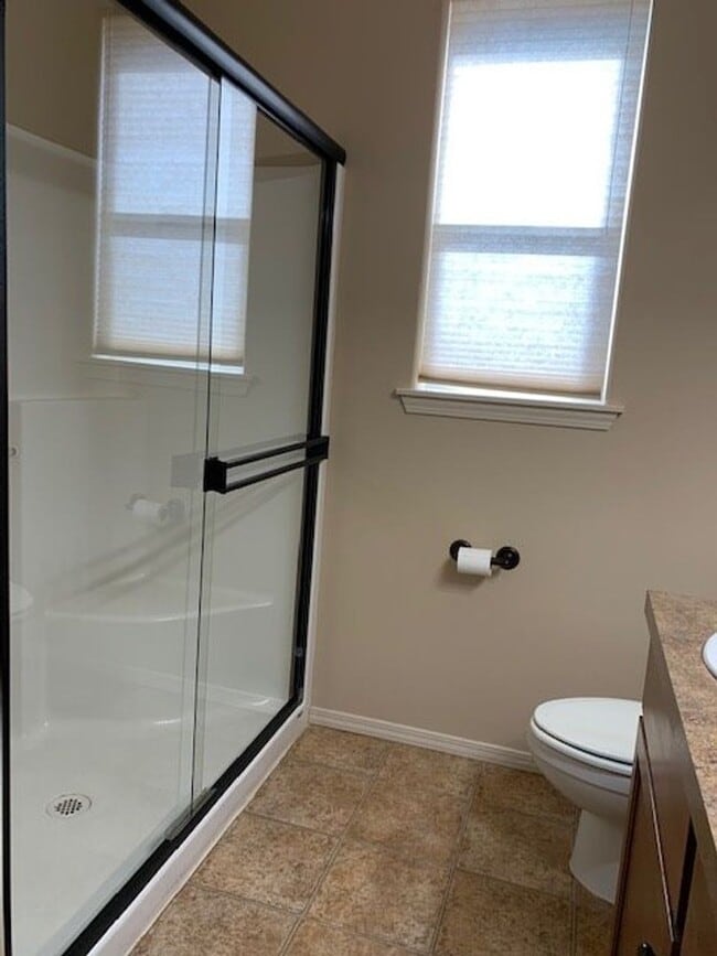 Building Photo - 3 bd. 2 bath Rambler Available November 10!