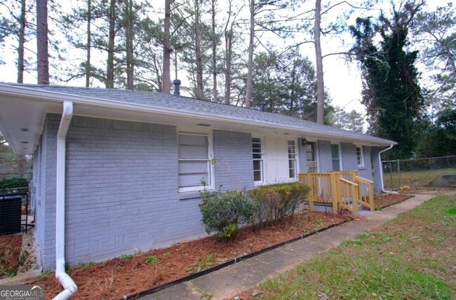 Building Photo - 1977 Dodson Dr SW