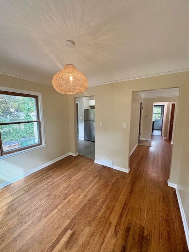 Building Photo - Charming 4-Bedroom Home in the Heart of Wi...