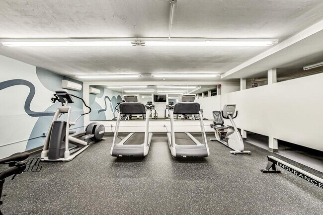 Building Photo - Newly renovated apartment at Oakbrook! 2 M...