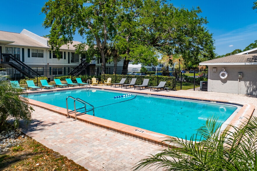 Primary Photo - Central Park at East Bay