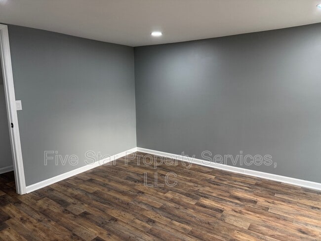 Building Photo - 1513 E Edwards St