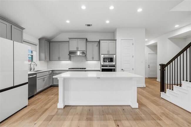 Building Photo - 401 Sitlington Ln