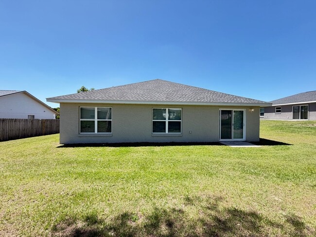 Building Photo - Spacious 3BR Home in Ocala | No HOA + Pet Friendly