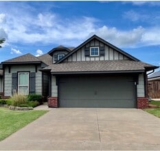 Building Photo - 8109 NW 160th Terrace