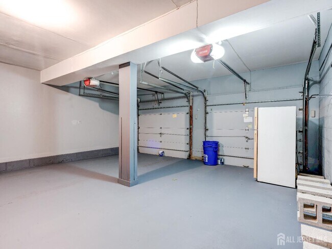 Building Photo - 401 Jesse Way