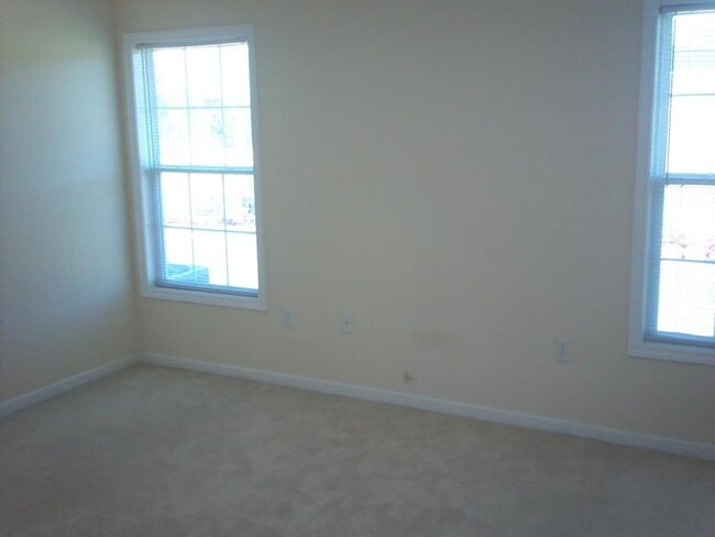 Building Photo - 3411 Landmark Dr