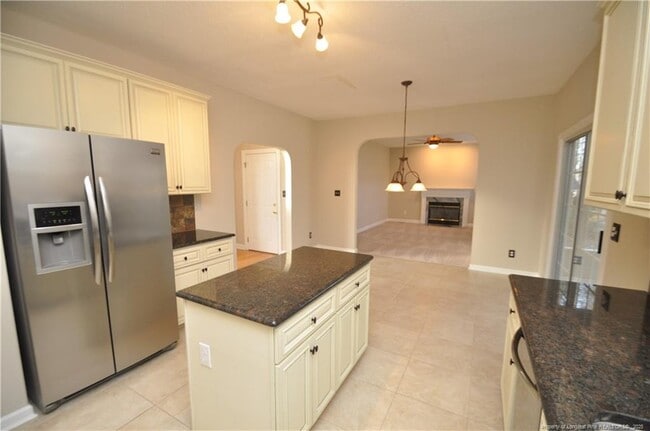 Building Photo - 206 Whiteberry Dr