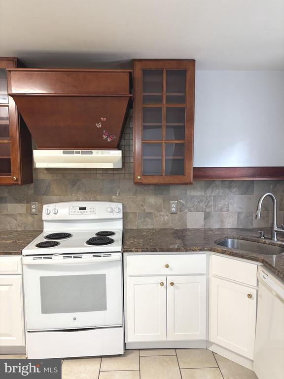 Building Photo - 3706 Double Rock Ln