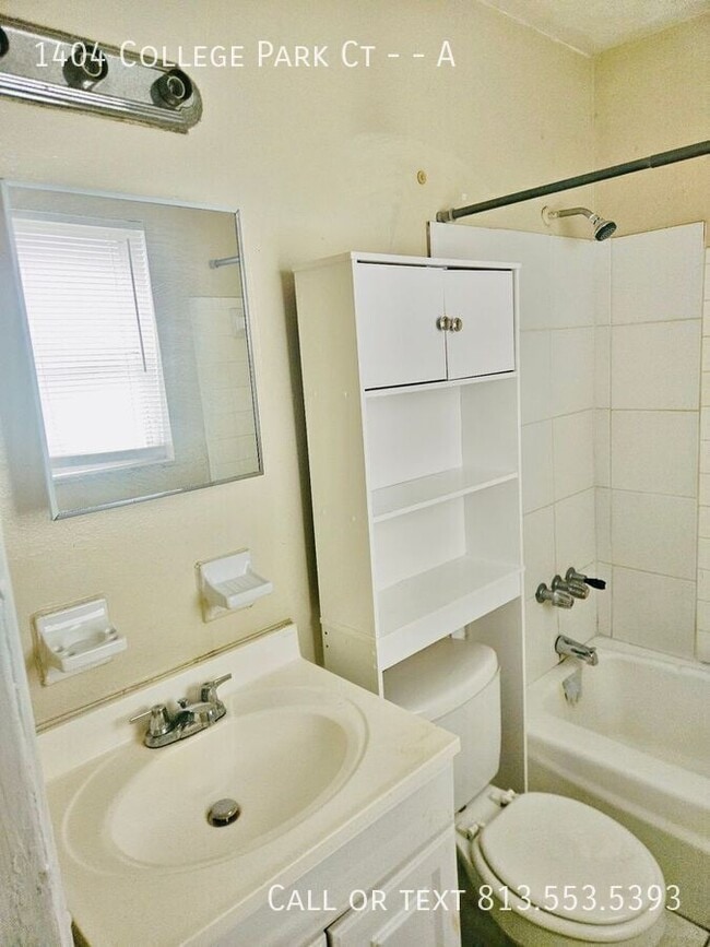 Building Photo - 1404 College Park Ct