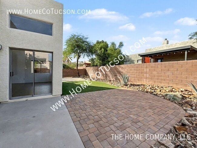 Building Photo - 2660 W Camino del Sitio