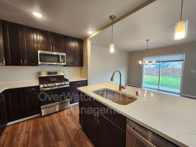 Building Photo - 207 Shageluk St