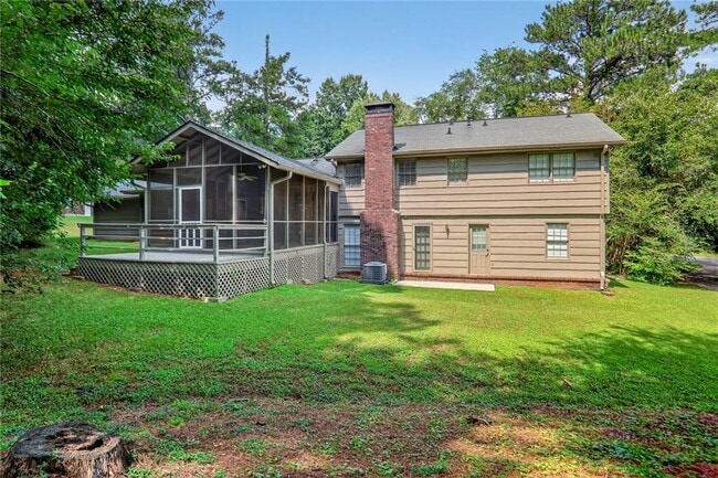 Building Photo - 447 Cove Dr NE