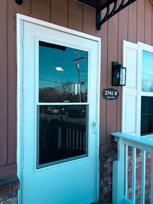 Building Photo - 2741 Jones Ave