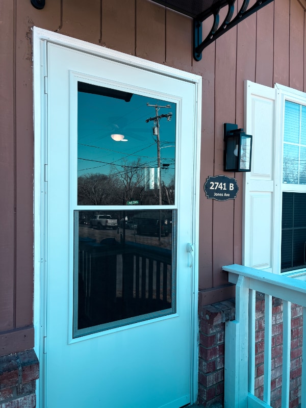 Building Photo - 2741 Jones Ave