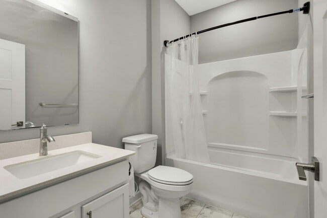 Building Photo - 6218 Tamarack Ln