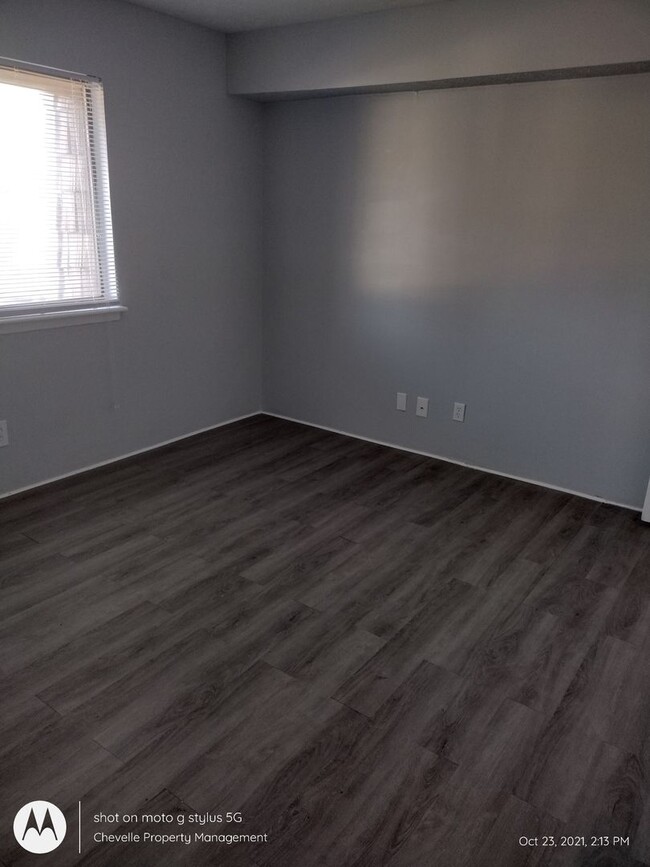 Building Photo - Beautiful 1 Bedroom 1 Bath