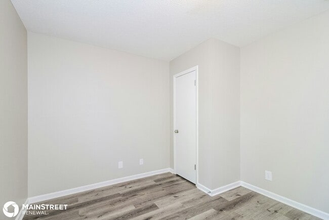 Building Photo - 7215 Crenata Dr