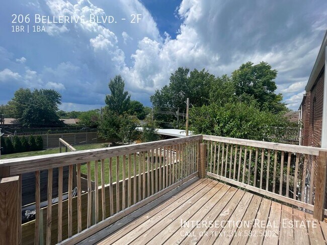 Building Photo - 206 Bellerive Blvd