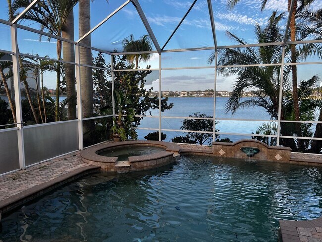 Building Photo - 6 Bedroom Single Family Home in Apollo Beach