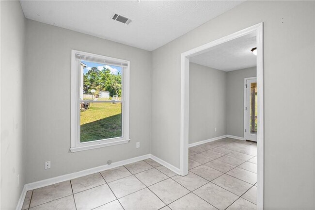 Building Photo - 1194 Meadow Oaks Dr NW