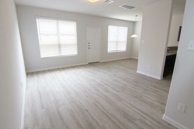 Building Photo - 24311 Volta Gardens Ct