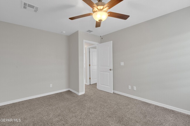 Building Photo - 544 La Entrada Cir