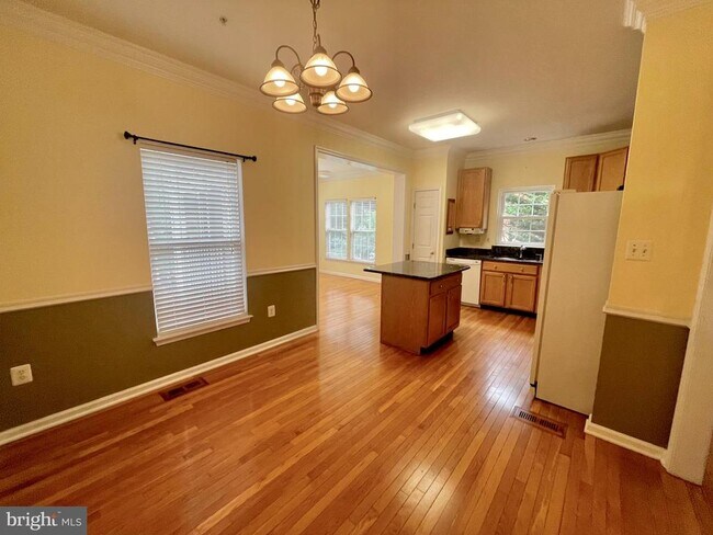 Building Photo - 6101 Newport Terrace