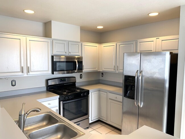 Building Photo - 4296 S Eldridge St