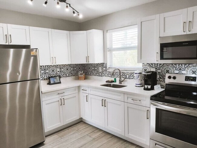 Building Photo - 50 Davie Blvd