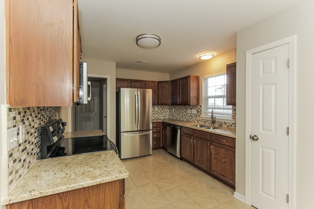 Building Photo - 460 Riverglen Dr NW