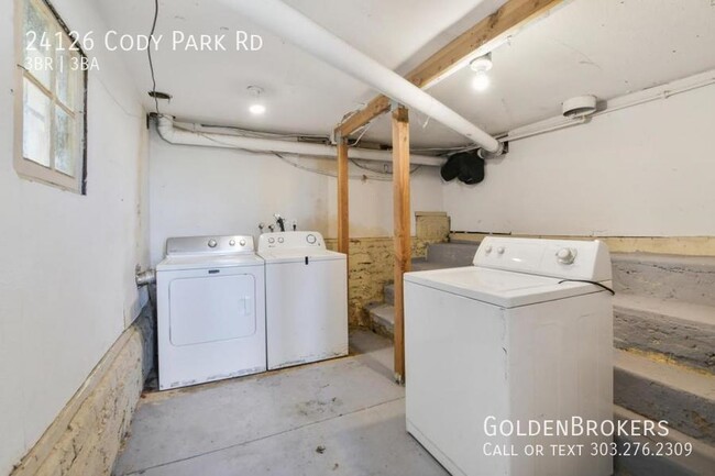 Building Photo - 24126 Cody Park Rd