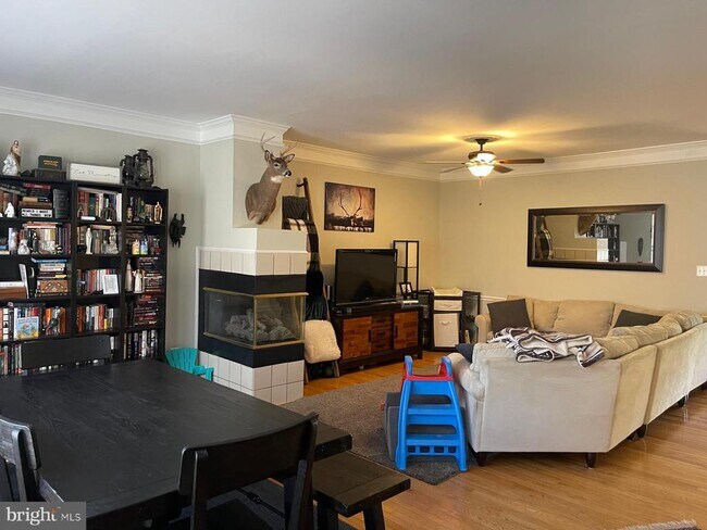 Building Photo - 4129 Trowbridge St