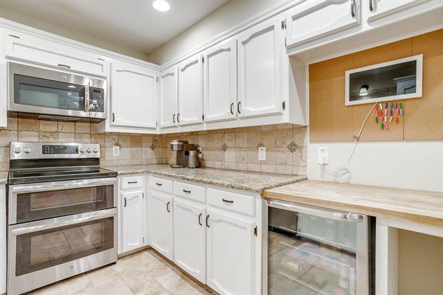Building Photo - 5425 Collinwood Ave