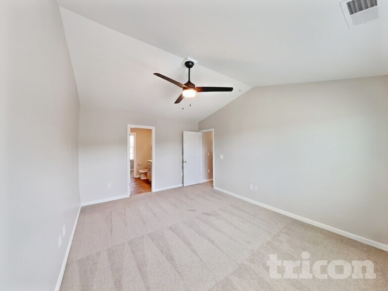 Building Photo - 934 Bosemon St