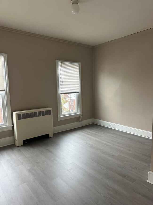 Building Photo - Two Bedroom Row Home for Rent