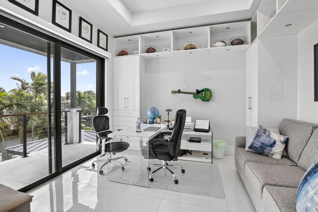 Building Photo - 334 Isle of Capri Dr