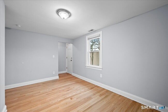 Building Photo - 38 Soundview Ave