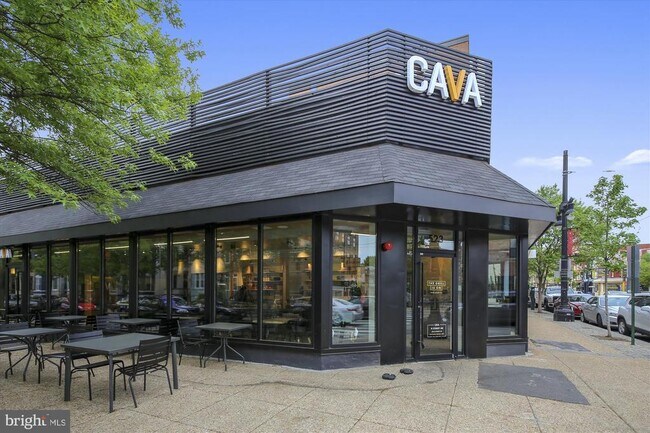 Building Photo - 1102 Staples St NE