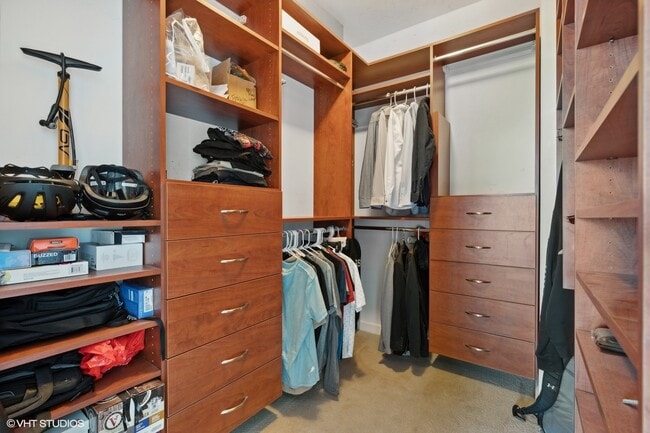 Building Photo - 1629 S Prairie Ave