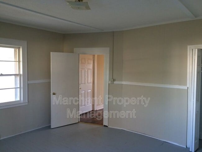 Building Photo - 1 Traction St