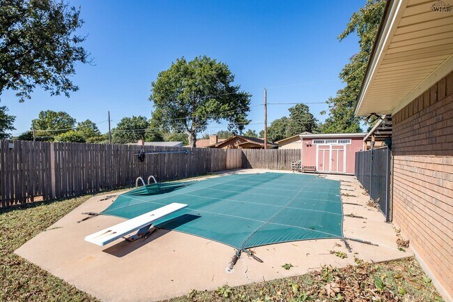 Building Photo - 1046 Jan Lee Dr