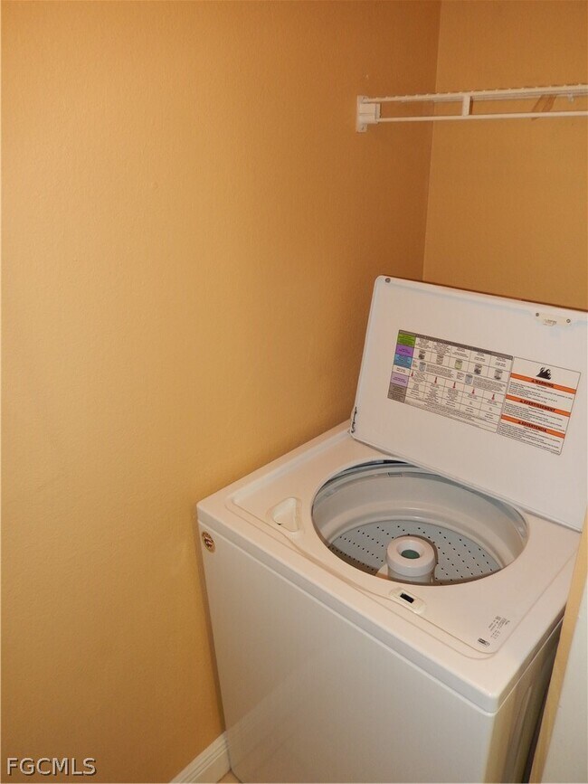 Building Photo - 12560 Equestrian Cir