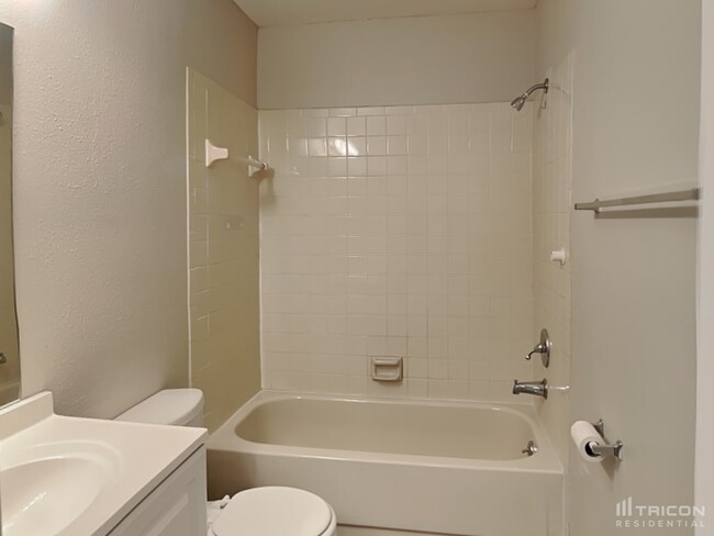 Building Photo - 1507 Crossridge Dr