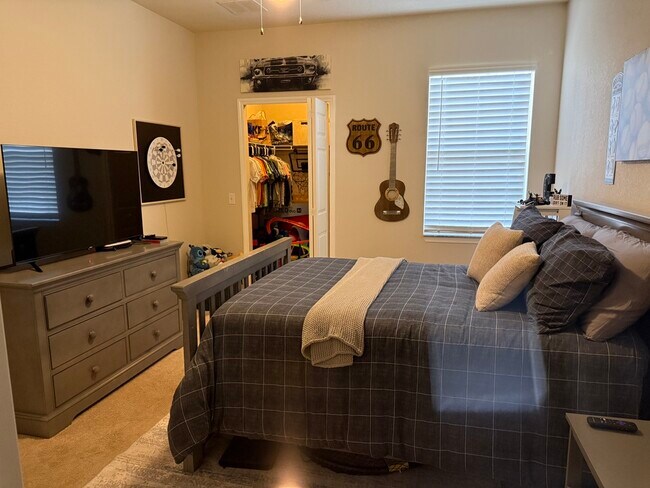 Building Photo - 1300 Eastern Pecan Pl